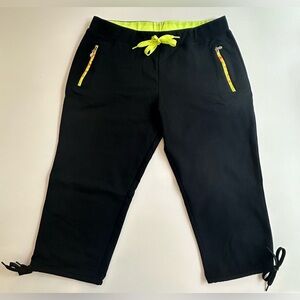 NWOT n-feel Cute Stretchy Black Capri Pants with Pockets